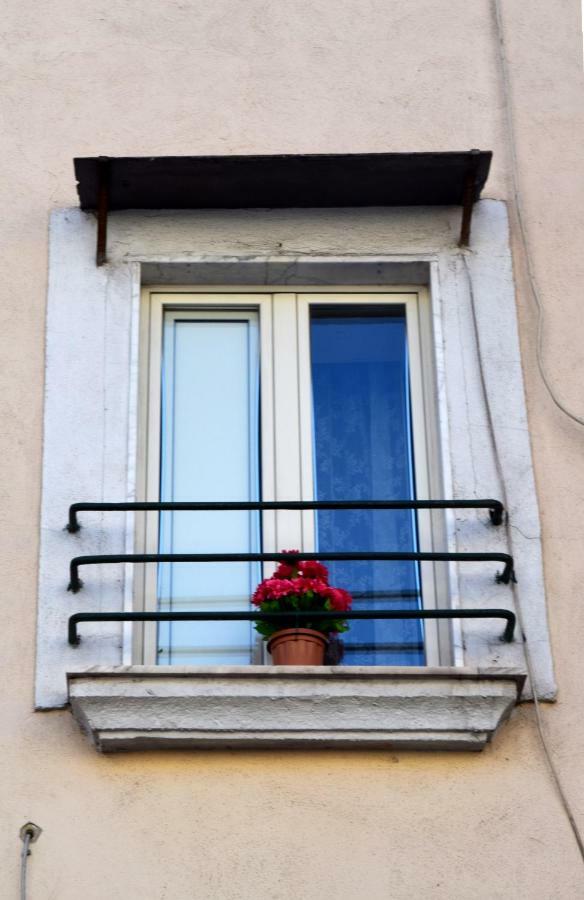 Apartamento A Casa Di Peppe Nápoles Exterior foto
