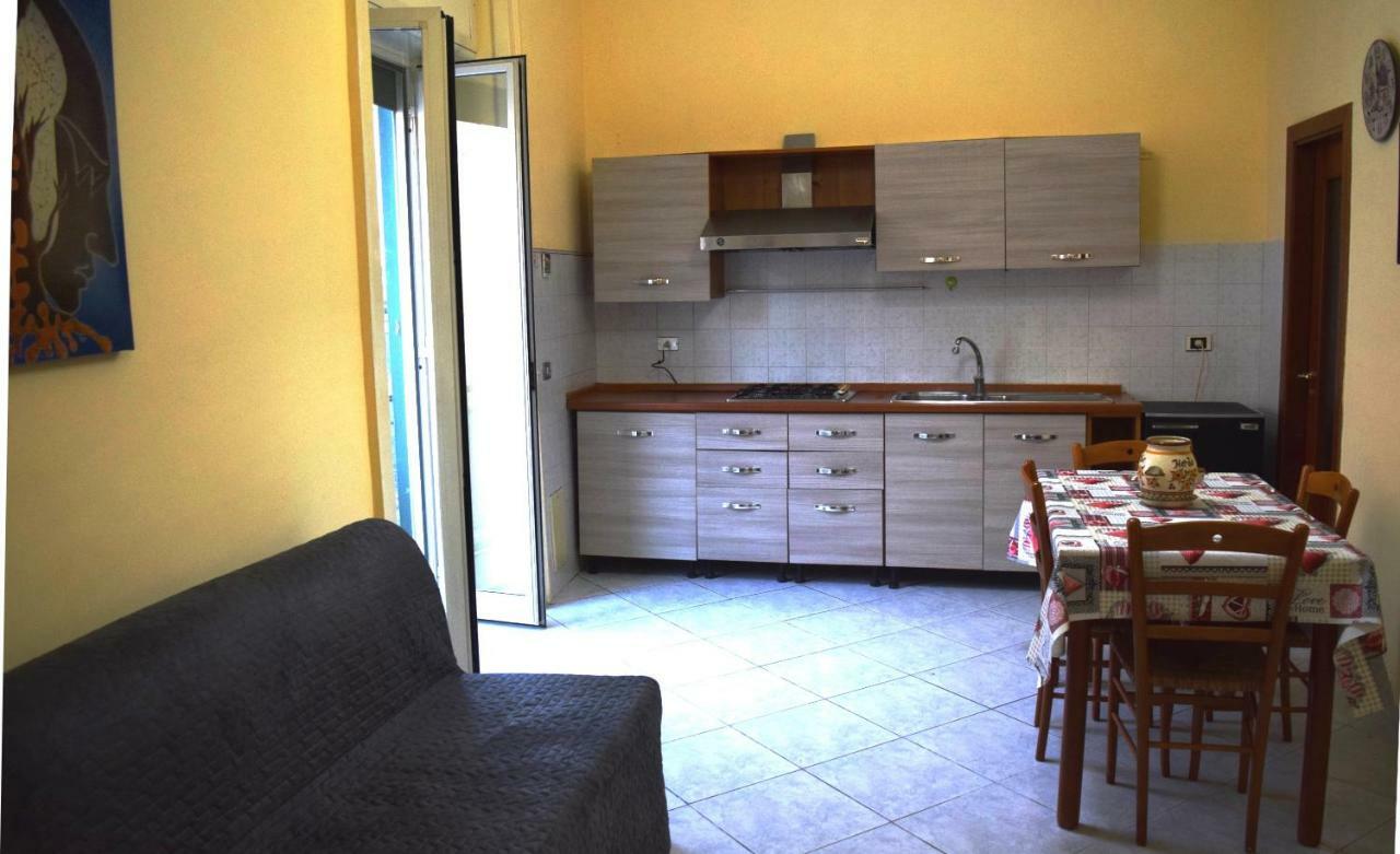 Apartamento A Casa Di Peppe Nápoles Exterior foto